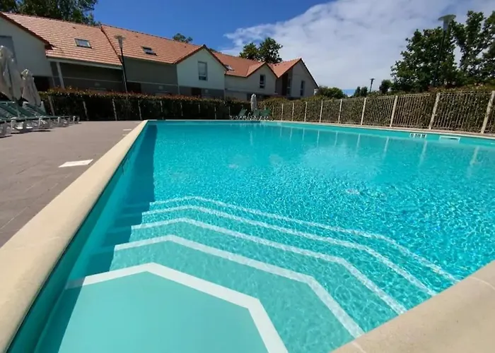 Maison 6 Personnes Avec Terrasse, Piscines Et Sauna
