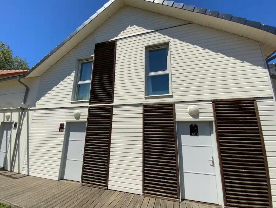 Maison 6 Personnes Avec Terrasse, Piscines Et Sauna